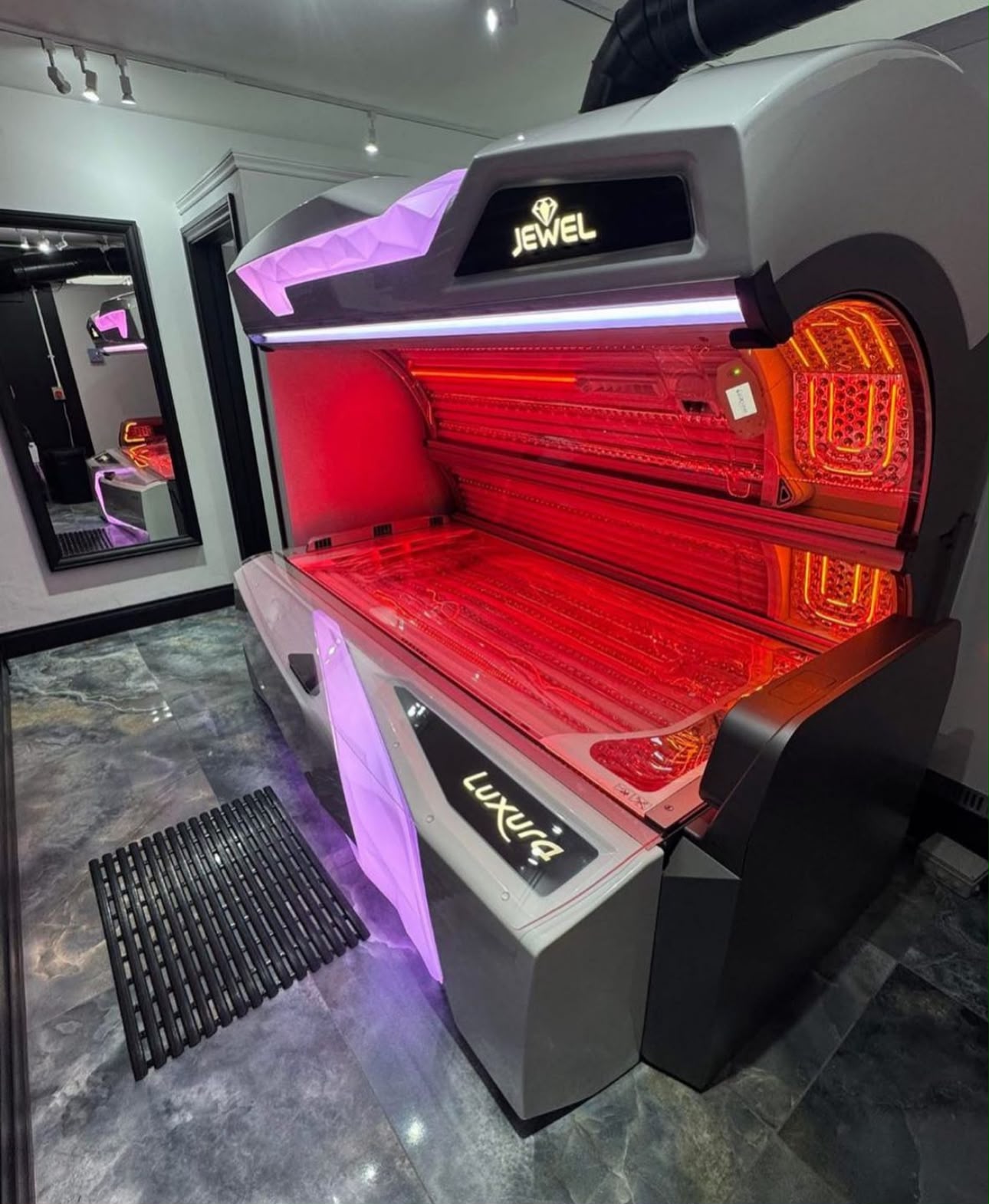 Brand new Luxura Jewel sunbed at Tan Eazy