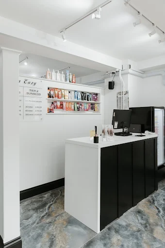 Reception and till area at Tan Eazy